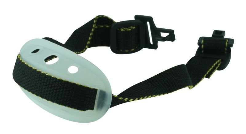 Adjustable chin strap for helmets