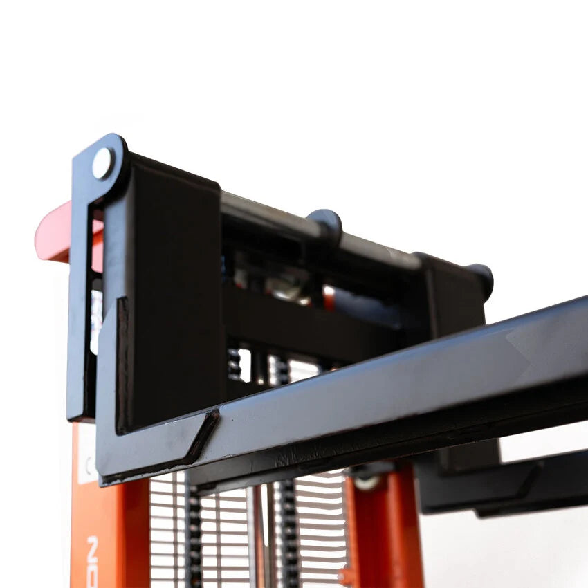 1000kg Capacity Manual Stacker | Warehouse Racking | Team Systems, view 3